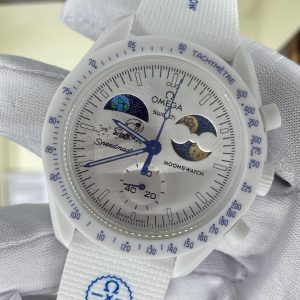 Alternative view of MoonSwatch Mission to the Moonphase Style Watch – Snoopy Edition (Sweeping Quartz)